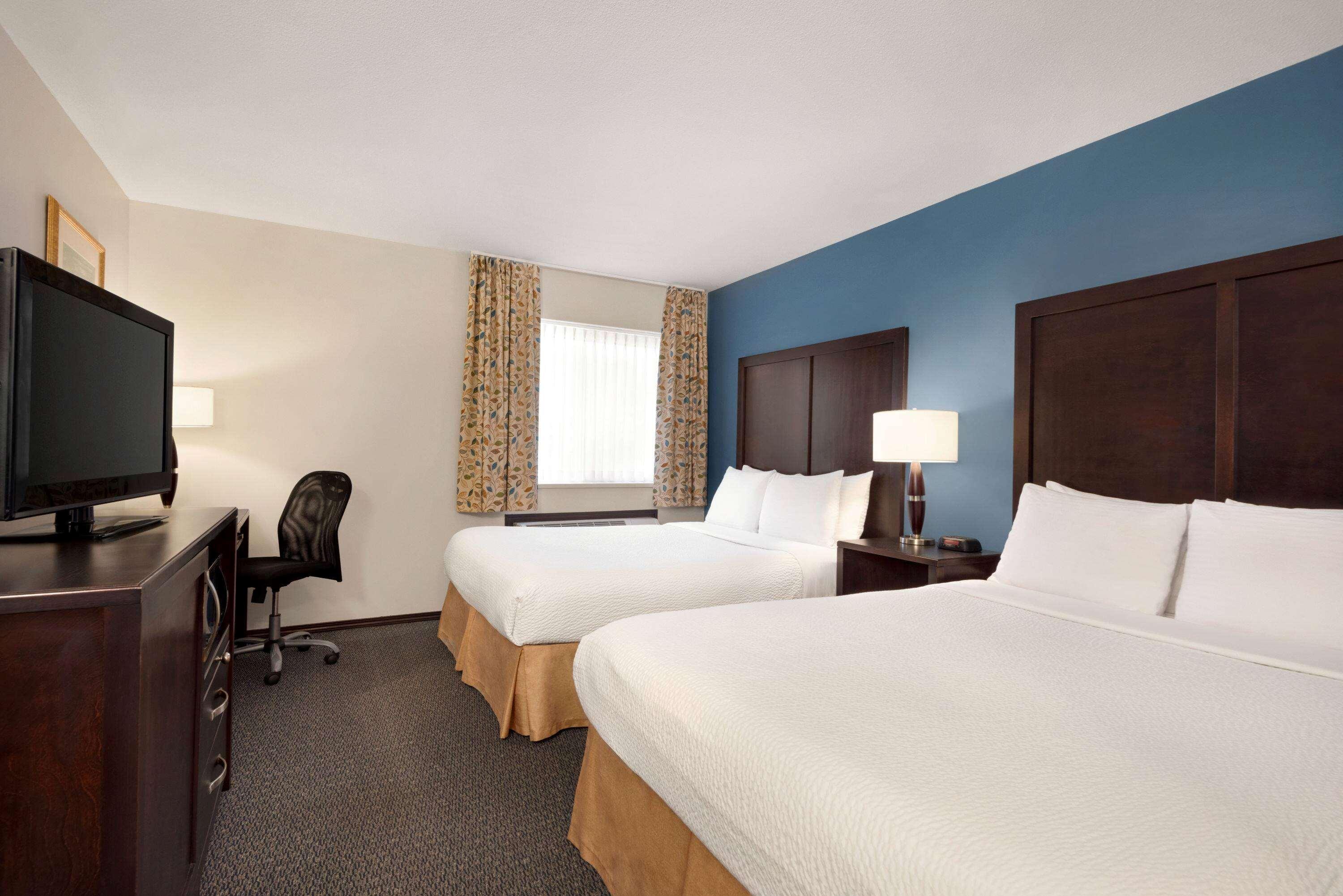 Days Inn By Wyndham Kelowna Buitenkant foto