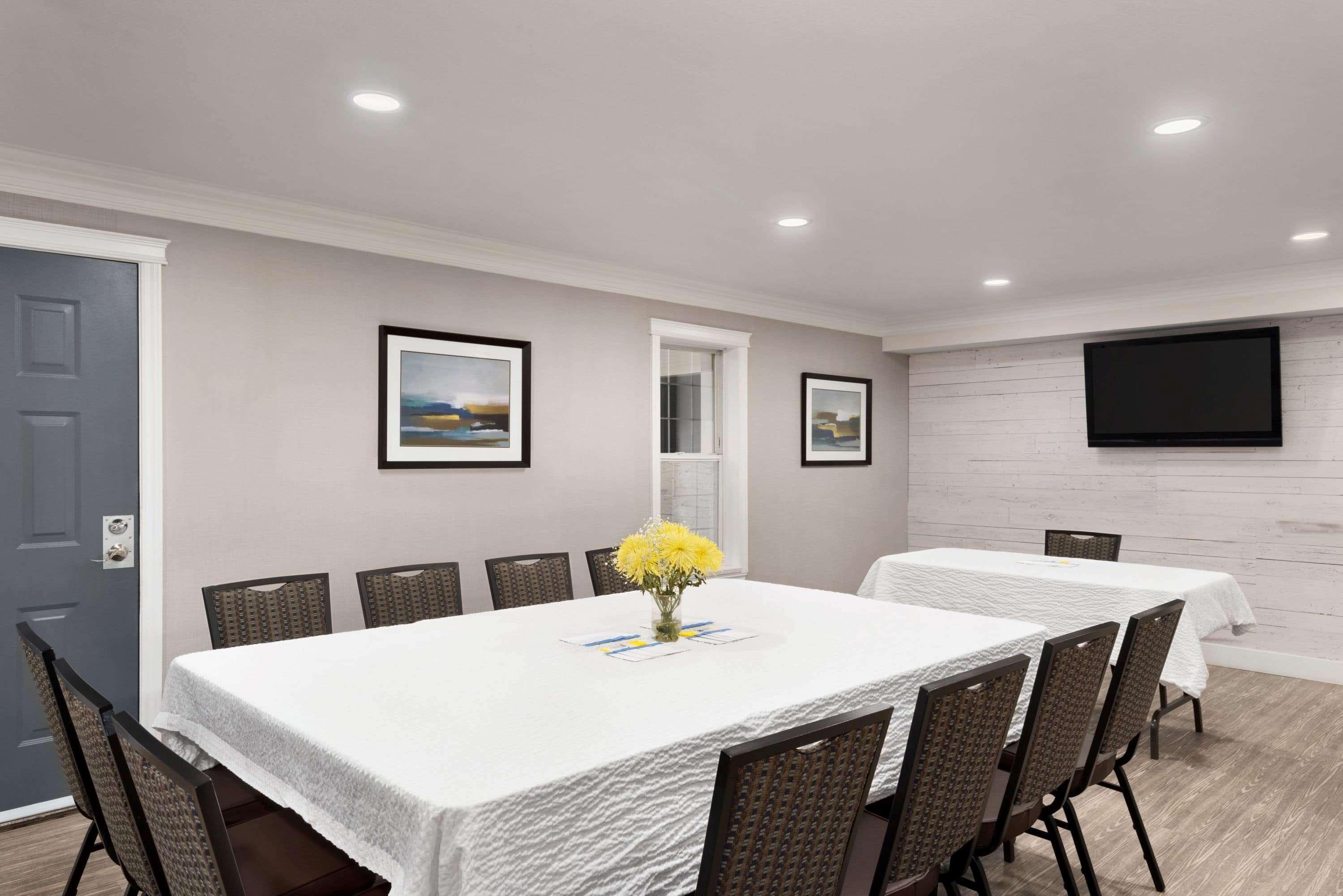 Days Inn By Wyndham Kelowna Buitenkant foto