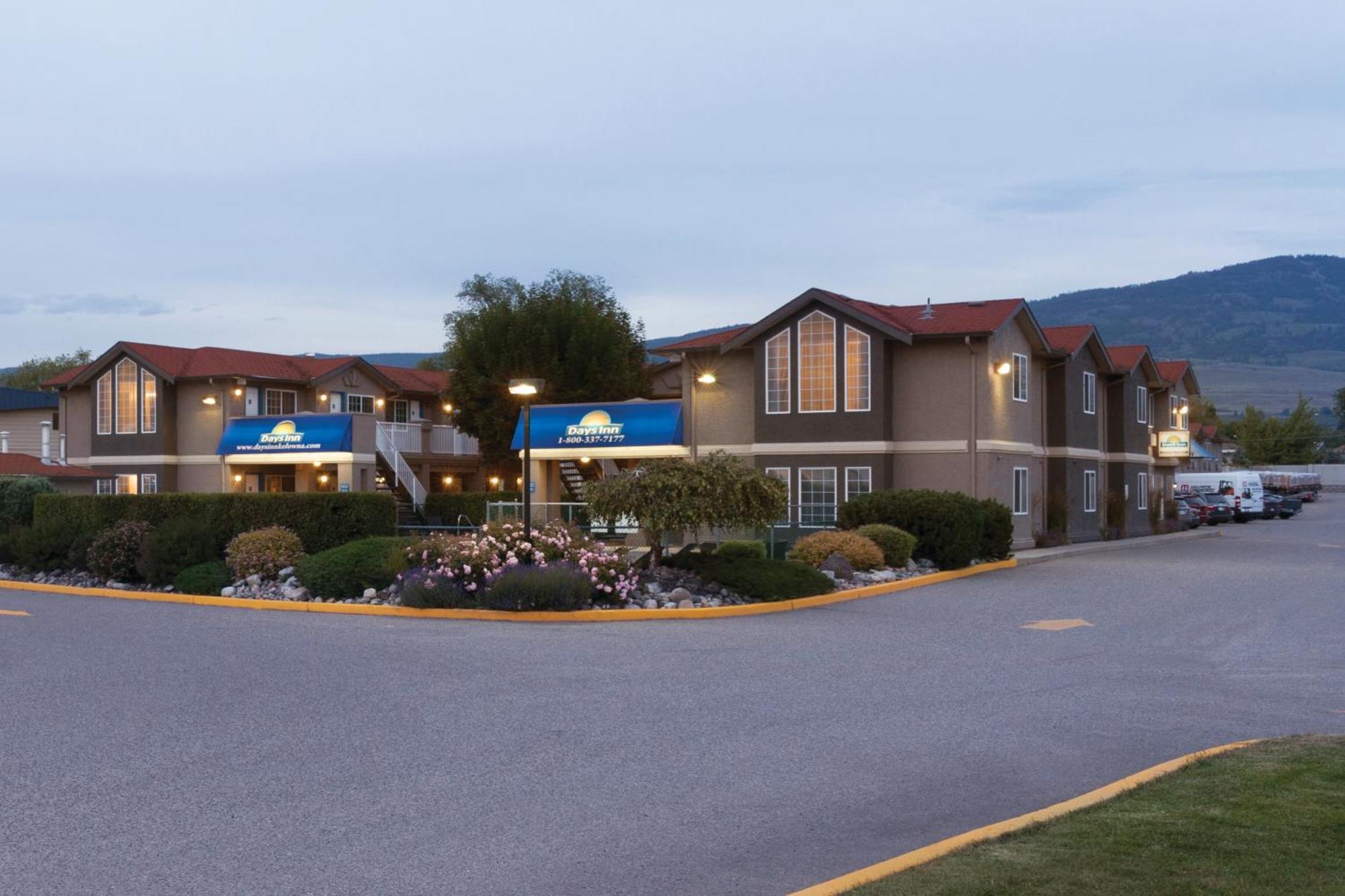 Days Inn By Wyndham Kelowna Buitenkant foto