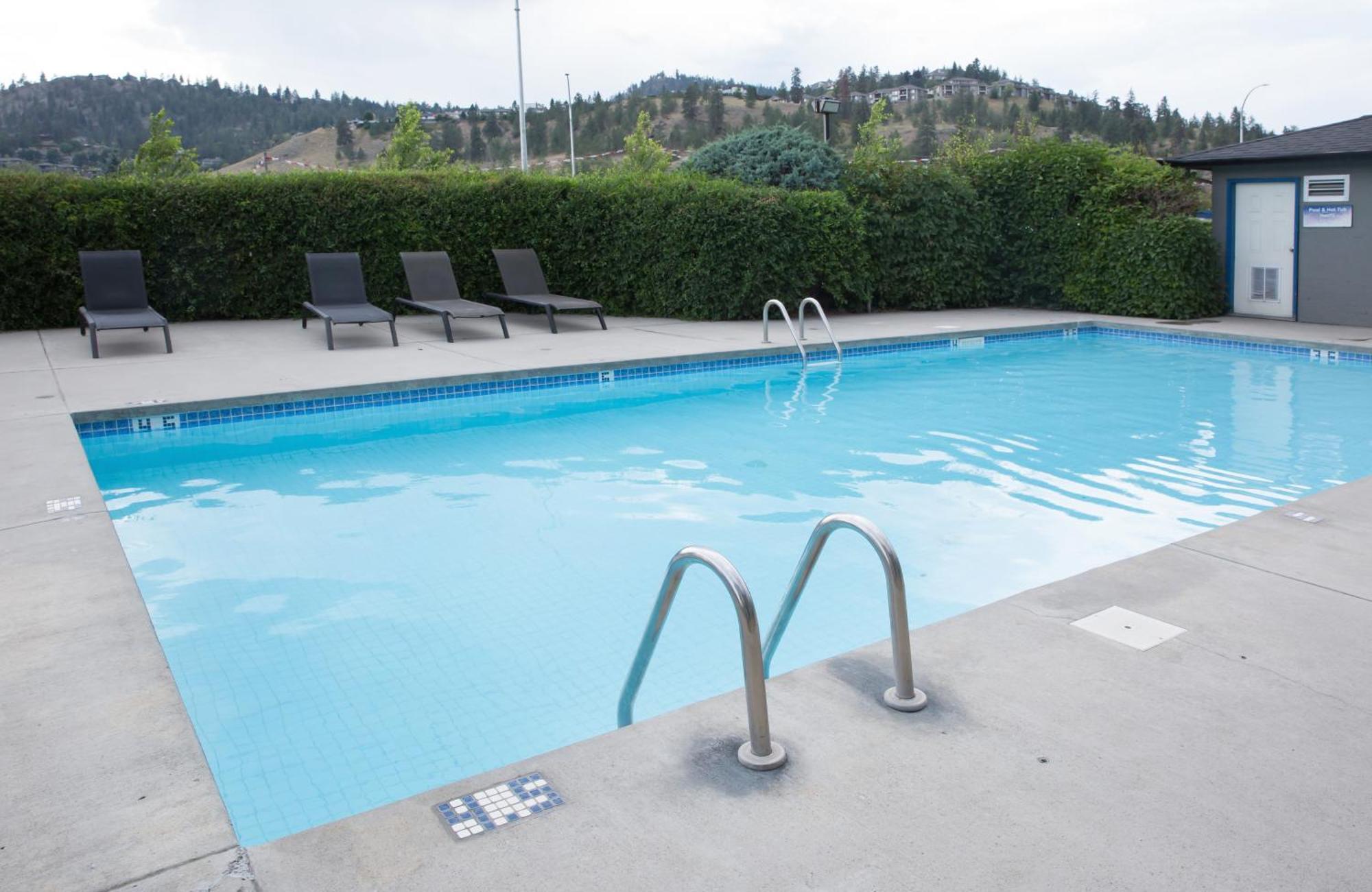 Days Inn By Wyndham Kelowna Buitenkant foto