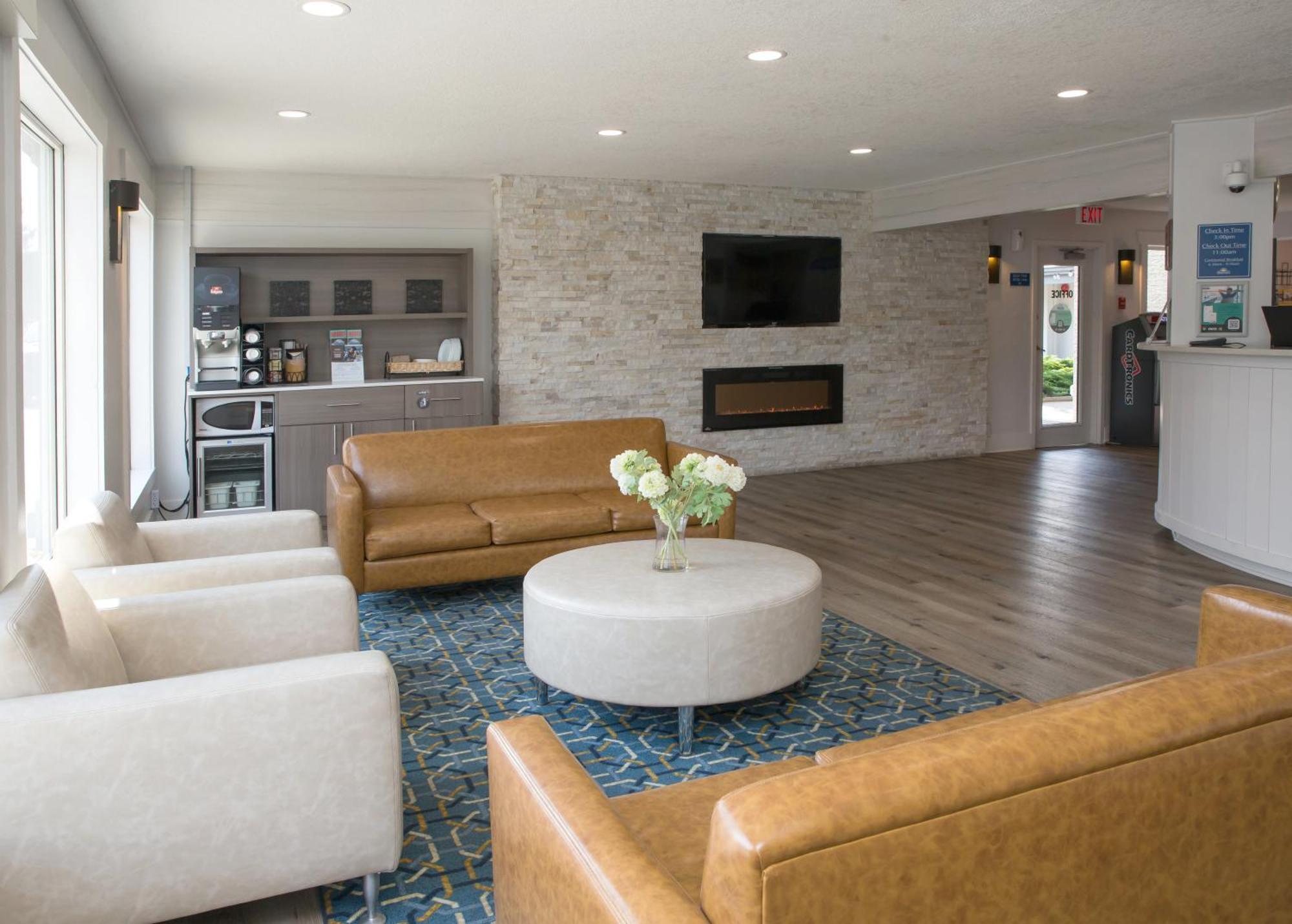 Days Inn By Wyndham Kelowna Buitenkant foto