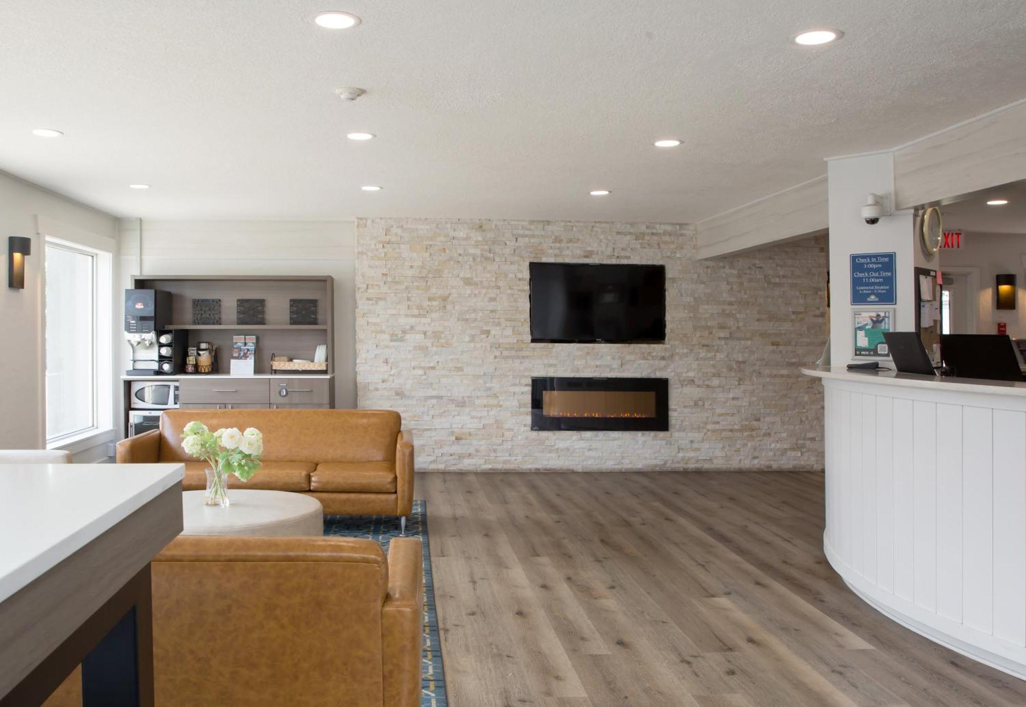 Days Inn By Wyndham Kelowna Buitenkant foto