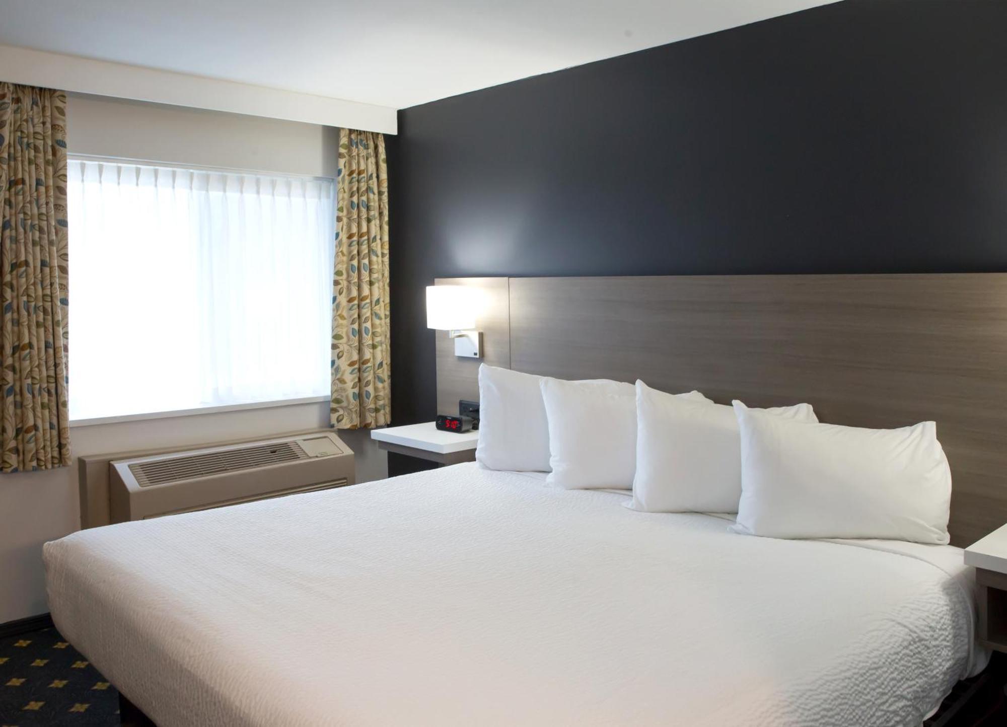 Days Inn By Wyndham Kelowna Buitenkant foto
