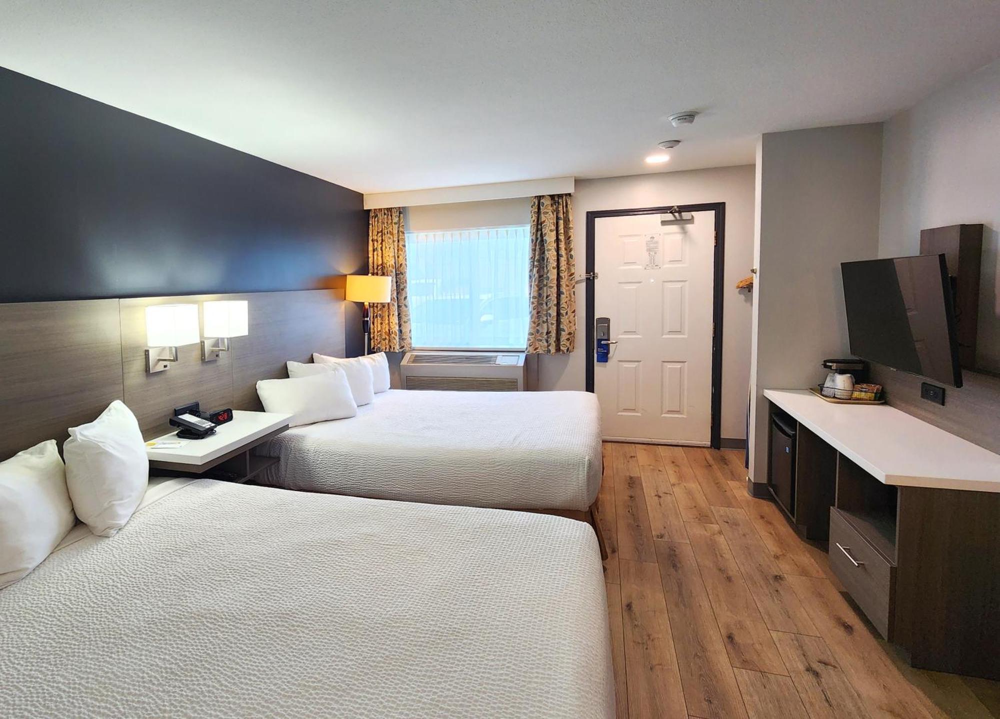 Days Inn By Wyndham Kelowna Buitenkant foto