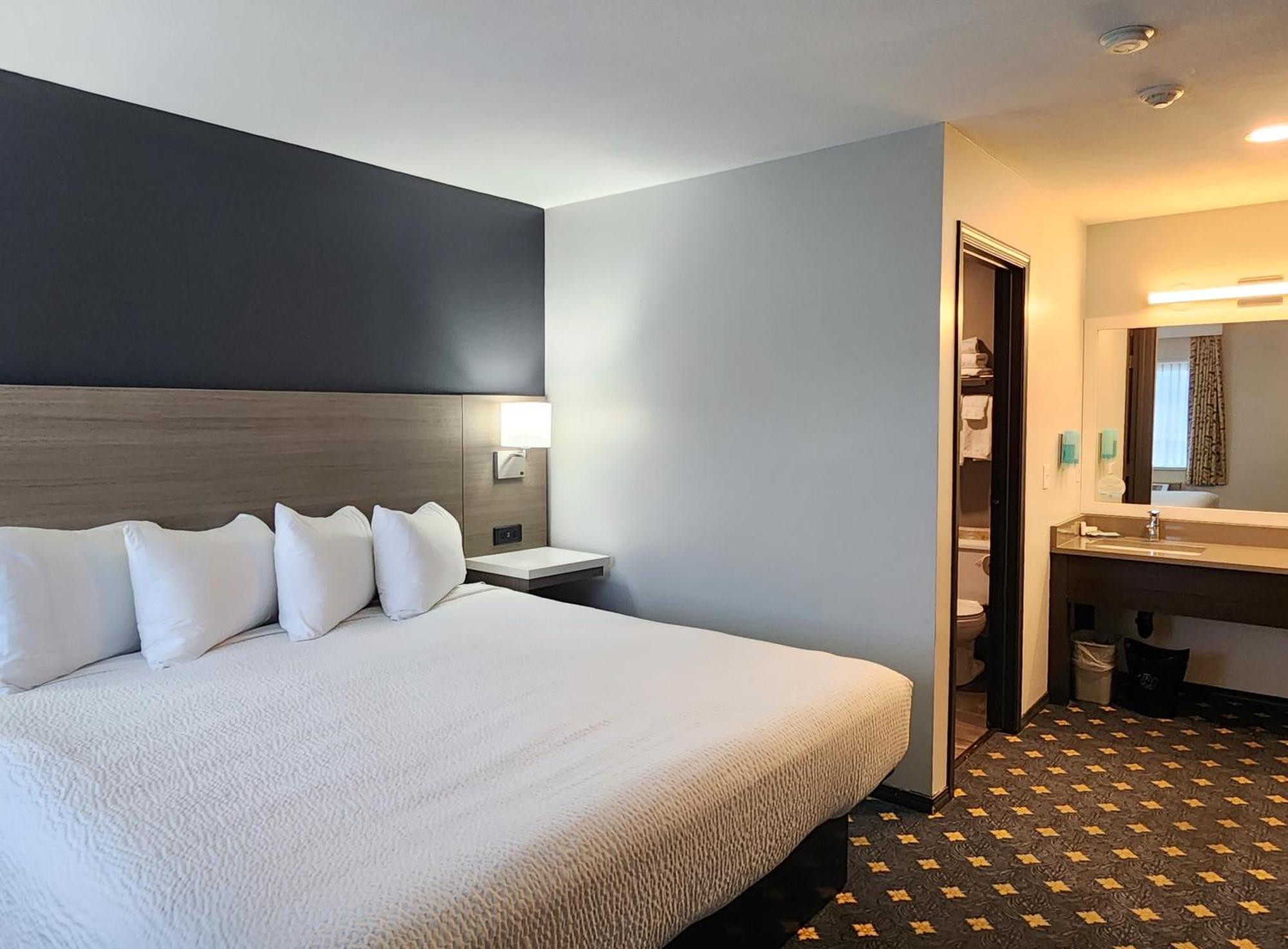 Days Inn By Wyndham Kelowna Buitenkant foto